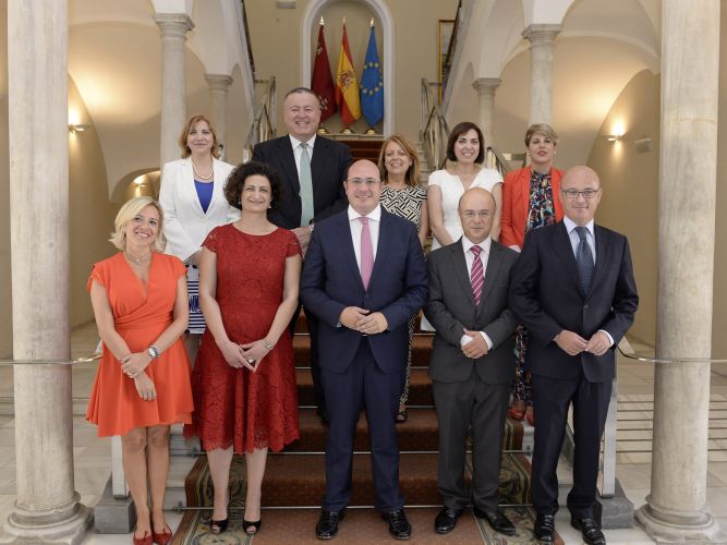 El nuevo Gobierno regional toma posesión de sus cargos