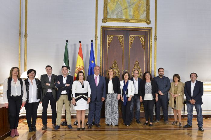 Los Colegios Andaluces de Trabajo Social se reúnen con Susana Díaz