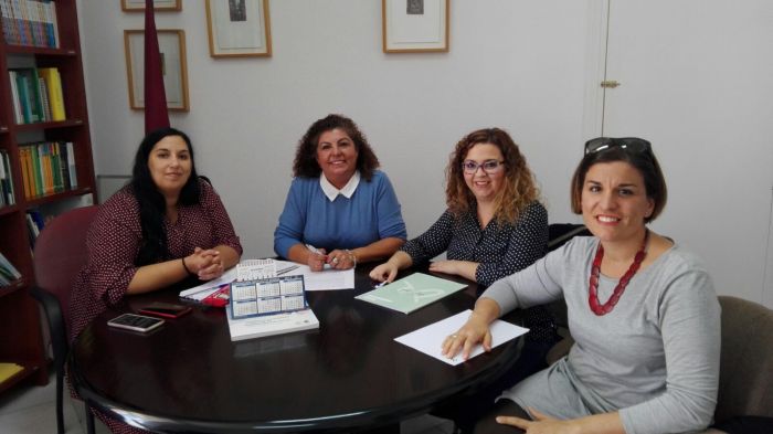 El Colegio mantiene una reunión con la Concejala de Asuntos Sociales del Ayuntamiento de Cádiz
