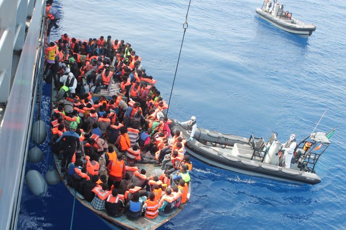 La carta de benvinguda de les i els treballadors socials a les persones a bord de l’Aquarius