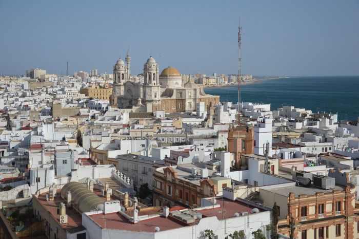 El Colegio Profesional de Trabajo Social de Cádiz apoya la continuidad del Programa de Zona del Ayuntamiento de Cádiz