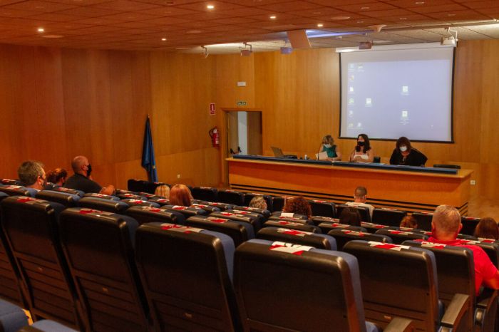 El Colegio Profesional de Trabajo Social de Cádiz asiste a la Mesa de Personas sin hogar del Ayuntamiento de Cádiz