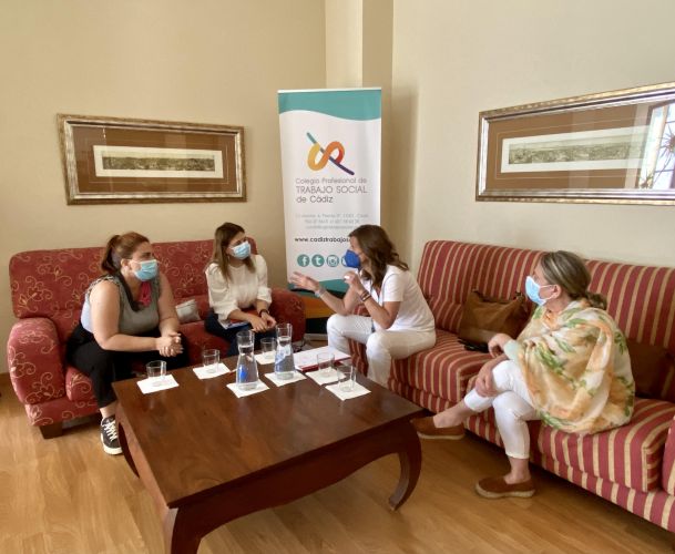 El Colegio Profesional de Trabajo Social de Cádiz se reúne con el PSOE de Cádiz