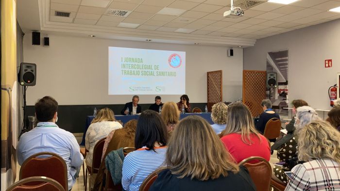 Asistimos a la I Jornada Intercolegial de Trabajo Social Sanitario en Zaragoza