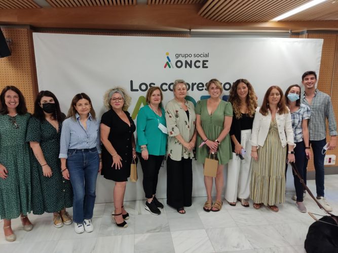 Asistimos a la sesión informativa sobre los servicios de la ONCE enmarcados en los actos de la Semana del Grupo Social ONCE en Andalucía 2022 “Los colores son valores”