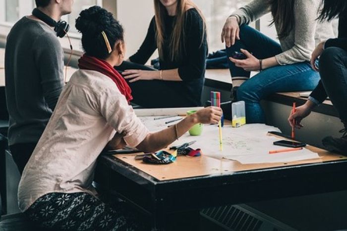 Información sobre COMISIONES COLEGIALES