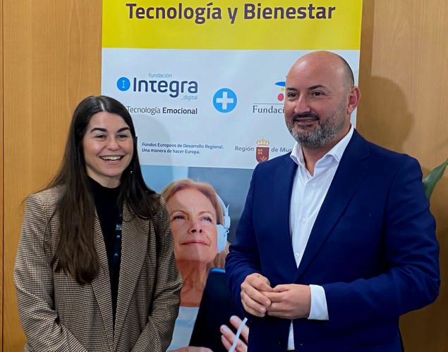 La Fundación ”la Caixa” y la Fundación Integra impulsan talleres pioneros en Murcia para acercar el nuevo ecosistema digital a las personas mayores.