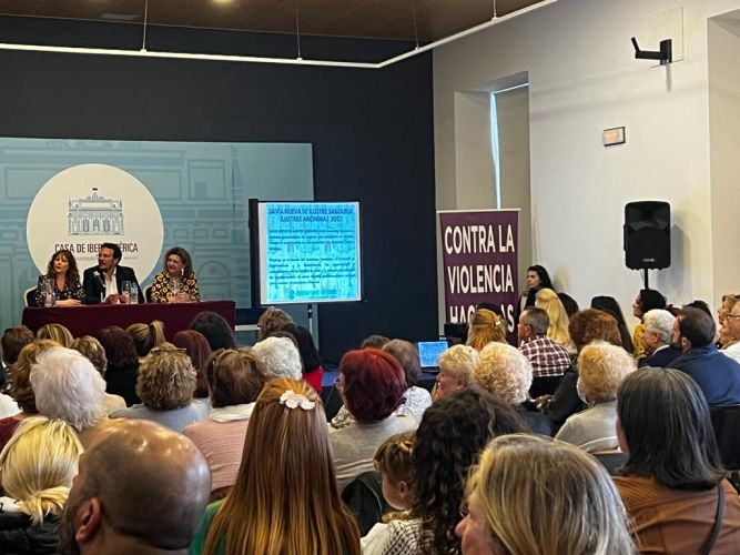 Acudimos al acto "Ilustres Anónimas", organizada por la Fundación Municipal de la Mujer del Ayuntamiento de Cádiz.