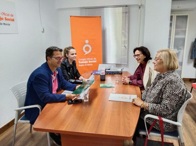 El colegio se reune con la Fundación Cuidativos