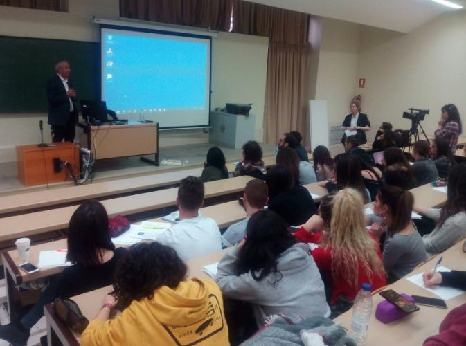 NUESTRO COLEGIO. Desarrollo sostenible, cooperación internacional y Trabajo Social centraron la conferencia y talleres con motivo del Día Mundial del Trabajo Social 2018.