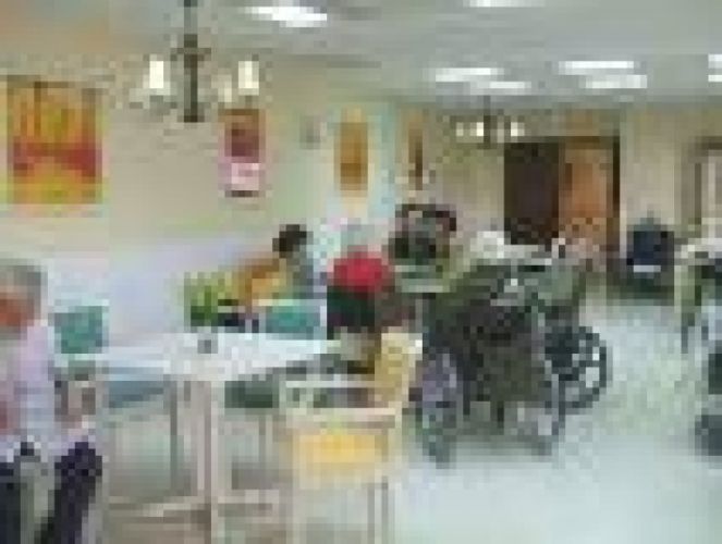 Una residencia de mayores estrena la primera unidad de respiro familiar de la región