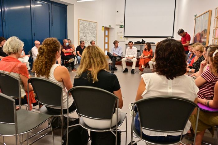 Asistimos el pasado jueves 5 de octubre a la Mesa de Personas sin Hogar convocada por el Ayuntamiento de Cádiz