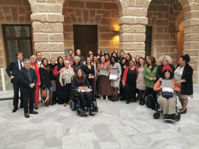 La Secretaria del Colegio Profesional de Trabajo Social, Irina Sáinz Olozábal, asiste al acto Ilustres Anónimas organizada por la Fundación Municipal de la Mujer.