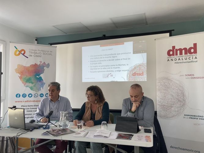 Celebrada la charla “Trabajo Social y dignidad ante la muerte"