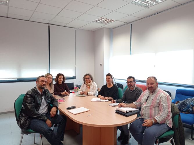 Reunión de representantes de los Colegios de Trabajo Social de Badajoz y Cáceres con el Jefe de Servicio y Técnicas del Servicio de Programas Sociales y Migraciones de la Secretaría General de Servicios Sociales, Inclusión, Infancia y Familia.