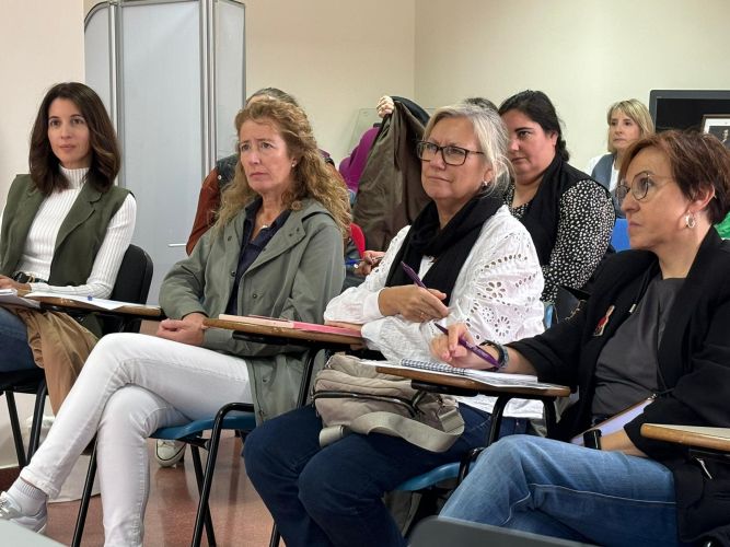 AFORO COMPLETO EN LA JORNADA: DILEMAS ÉTICOS EN TRABAJO SOCIAL