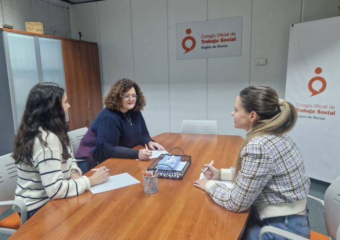 La Vocalía de Salud del Colegio se reune con la Asociación Española de Trabajo Social Clínico