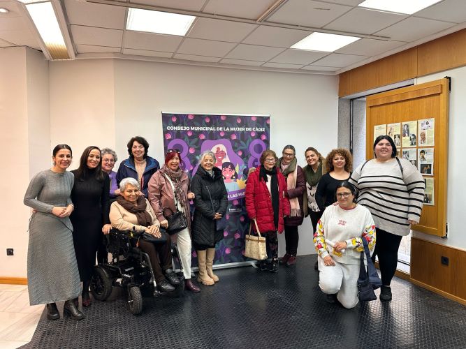 El Colegio Profesional de Trabajo Social de Cádiz impartió un taller de sensibilización en igualdad con motivo del Día Internacional de la Mujer.