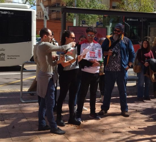 El Colegio se adhiere a la manifestación celebrada en respuesta al presunto asesinato de una profesional del sector social
