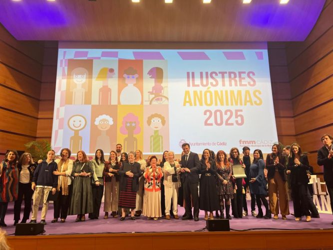 El Colegio de Trabajo Social de Cádiz ha estado en la celebración del Acto de reconocimiento "Ilustres anónimas 2025"