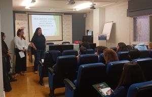 Buena respuesta en el Taller impartido por Algeciras Acoge sobre “La aplicación del nuevo Reglamento de Extranjería” en Algeciras desde el Colegio de Trabajo Social de Cádiz.