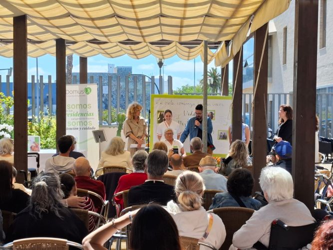 Estuvimos presentes en el Acto de entrega de los libros del de DomusVi Proyecto Vidas con Historia